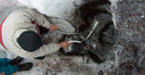 Instalando sismómetros en el volcán Lanin (Neuquén)