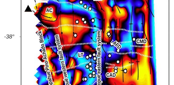 Mapa de anomalía magnética derivado del ángulo de tilt.